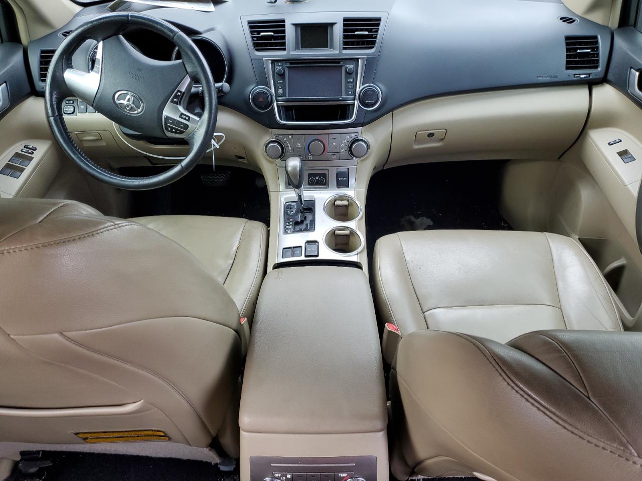 TOYOTA HIGHLANDER BASE