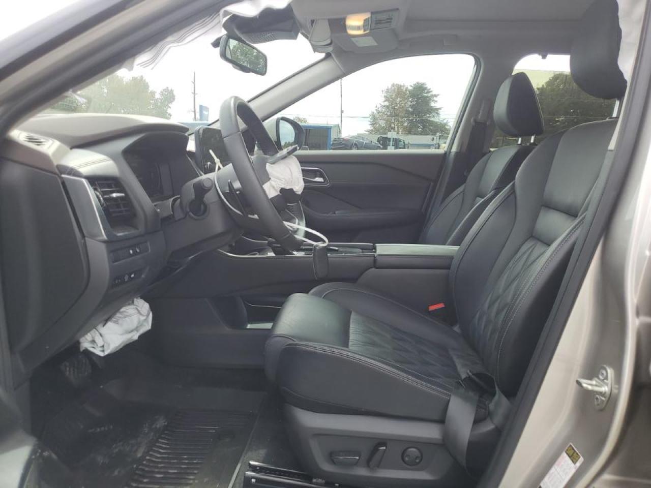 NISSAN ROGUE PLATINUM