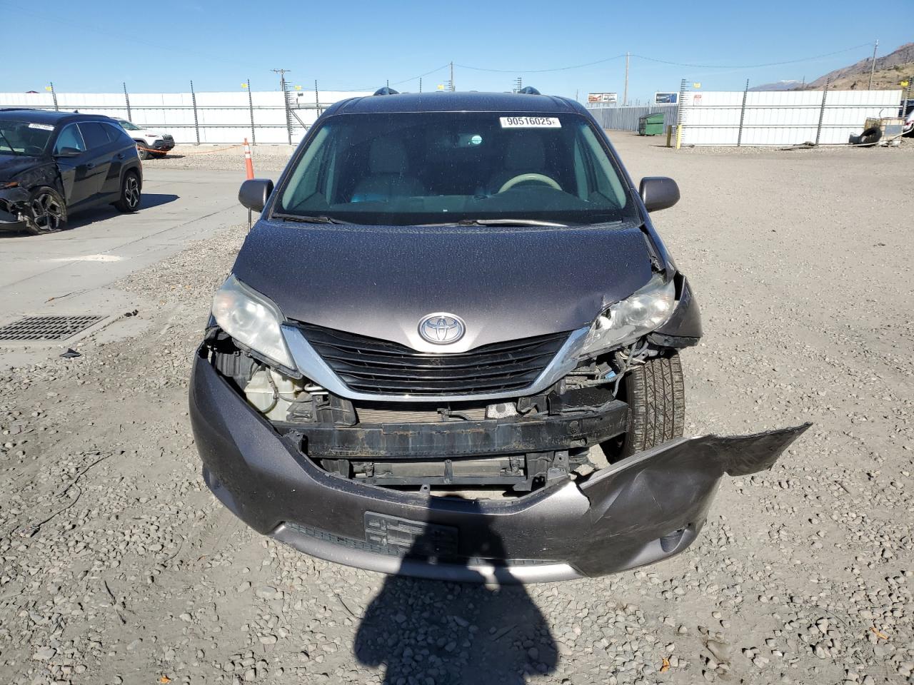 Lot #3294687037 2014 TOYOTA SIENNA LE