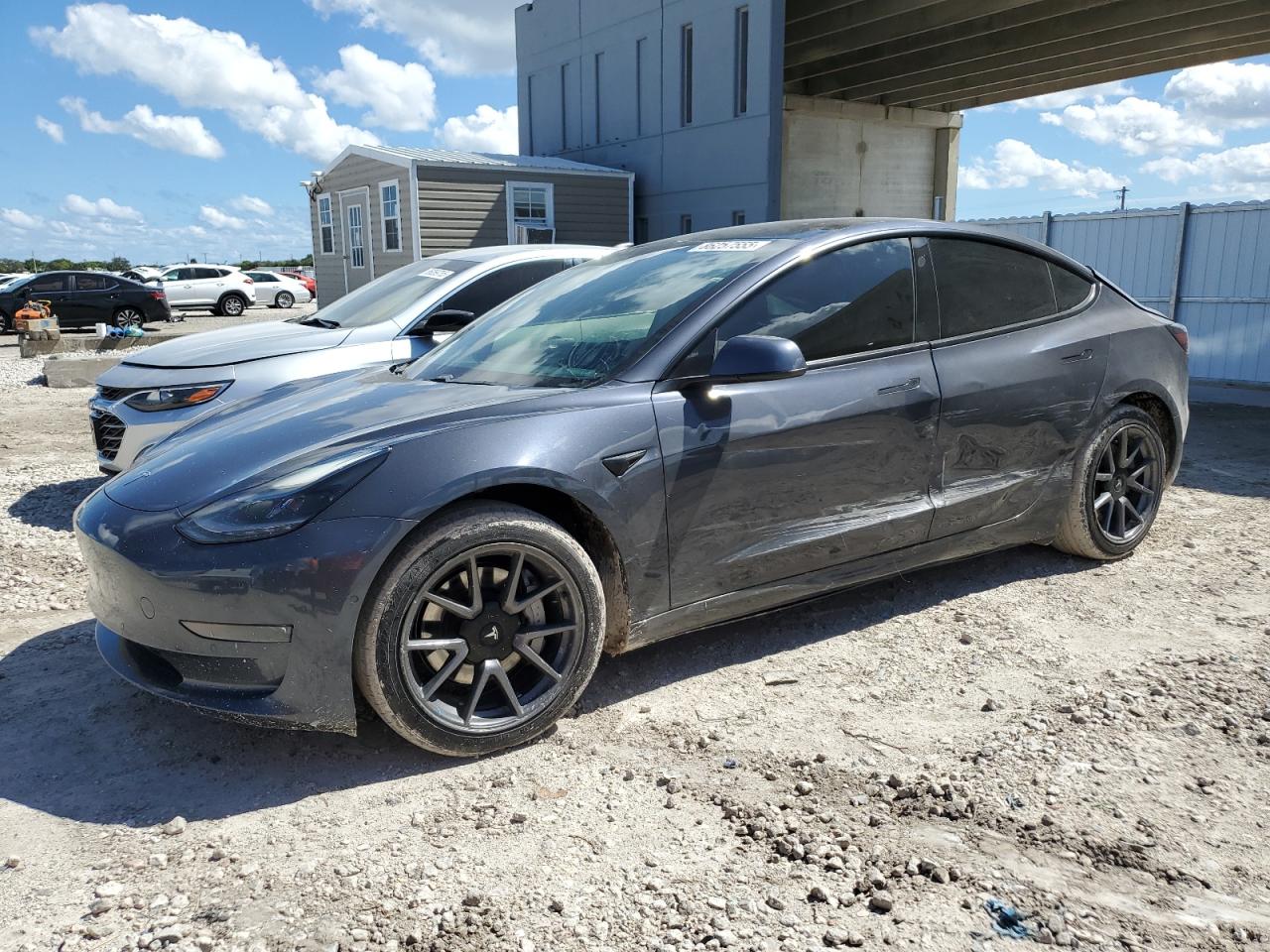TESLA MODEL 3