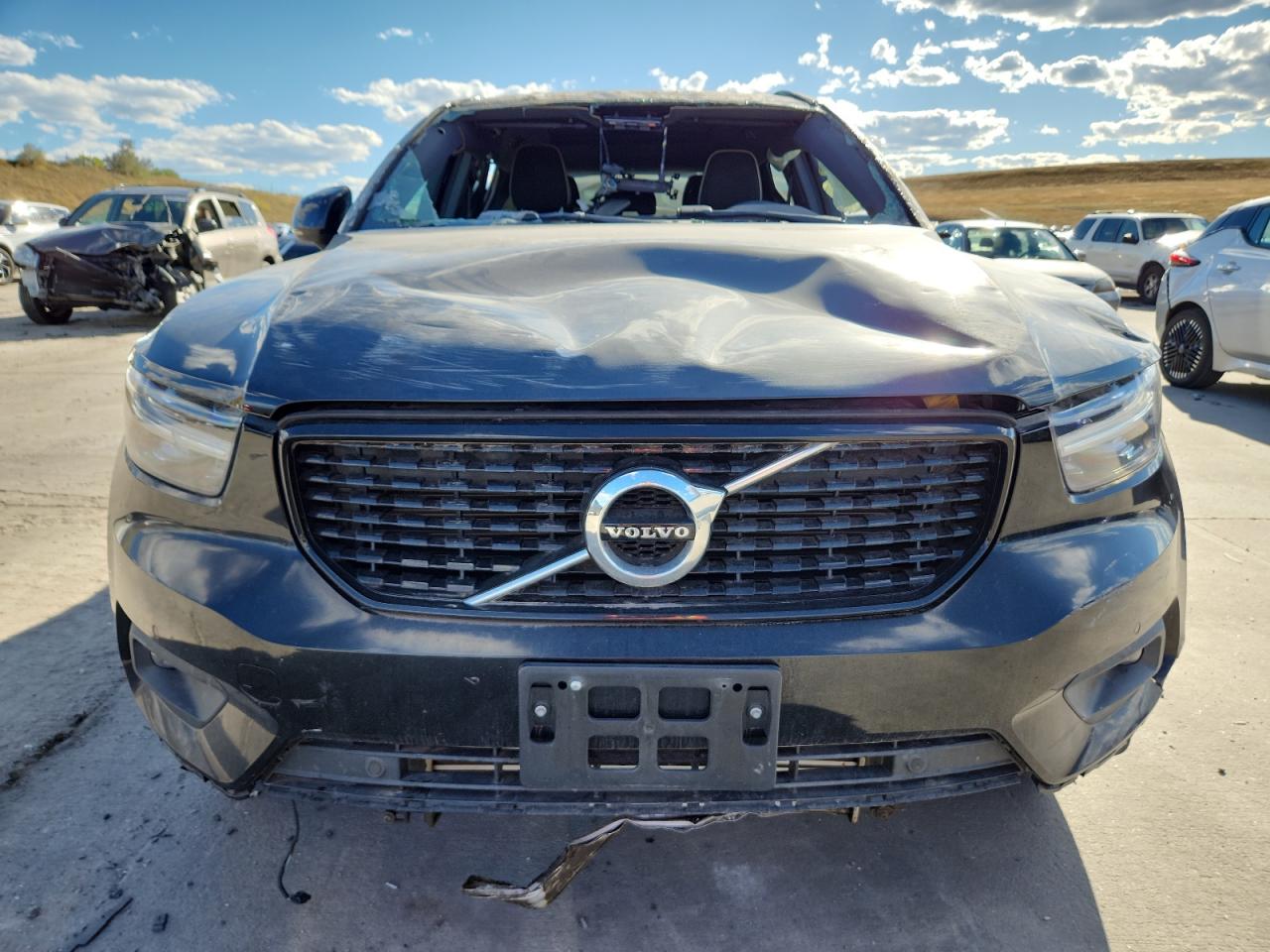 VOLVO XC40 T4 R-DESIGN