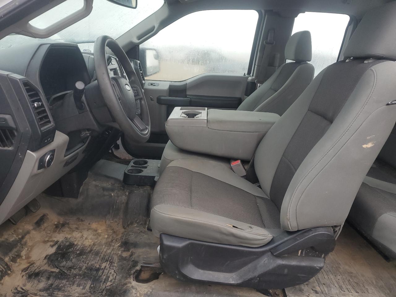 FORD F-150 SUPER CAB