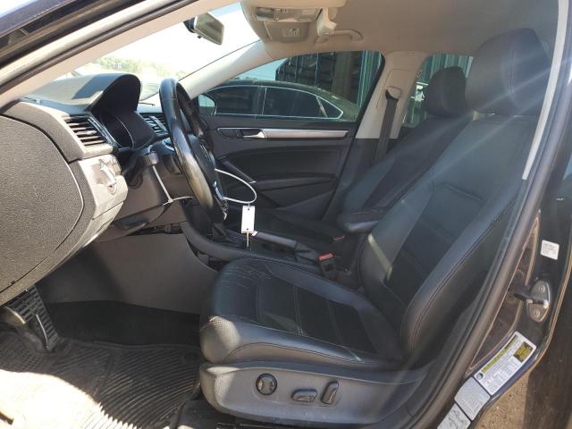 2017 VOLKSWAGEN PASSAT R-L 1VWDT7A38HC079113