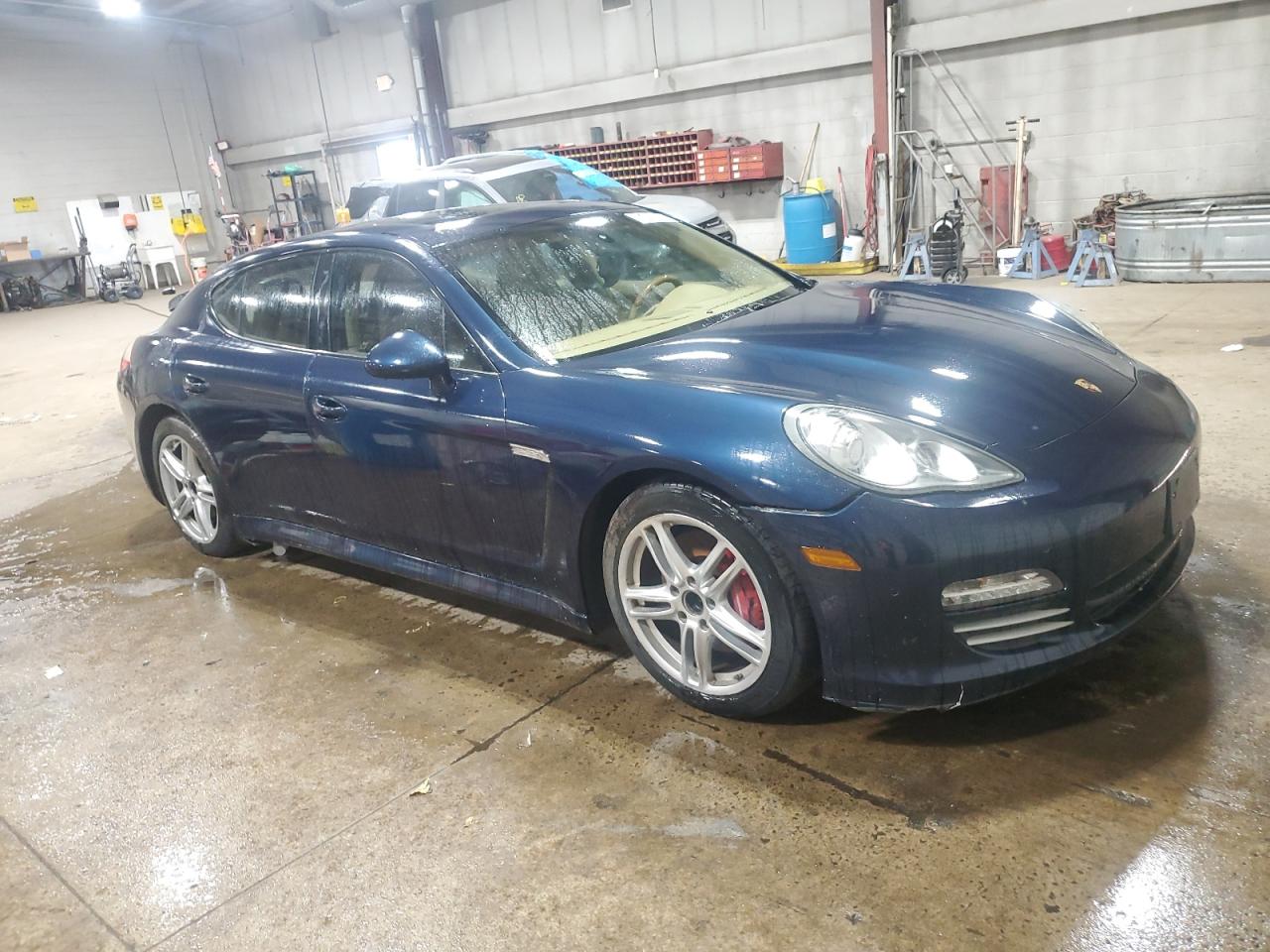 PORSCHE PANAMERA 2