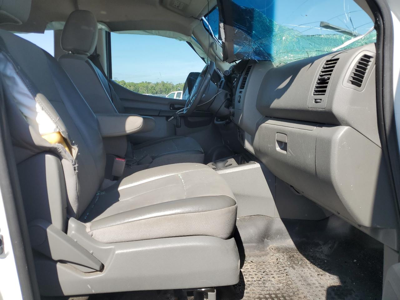 NISSAN NV3500 3500 S