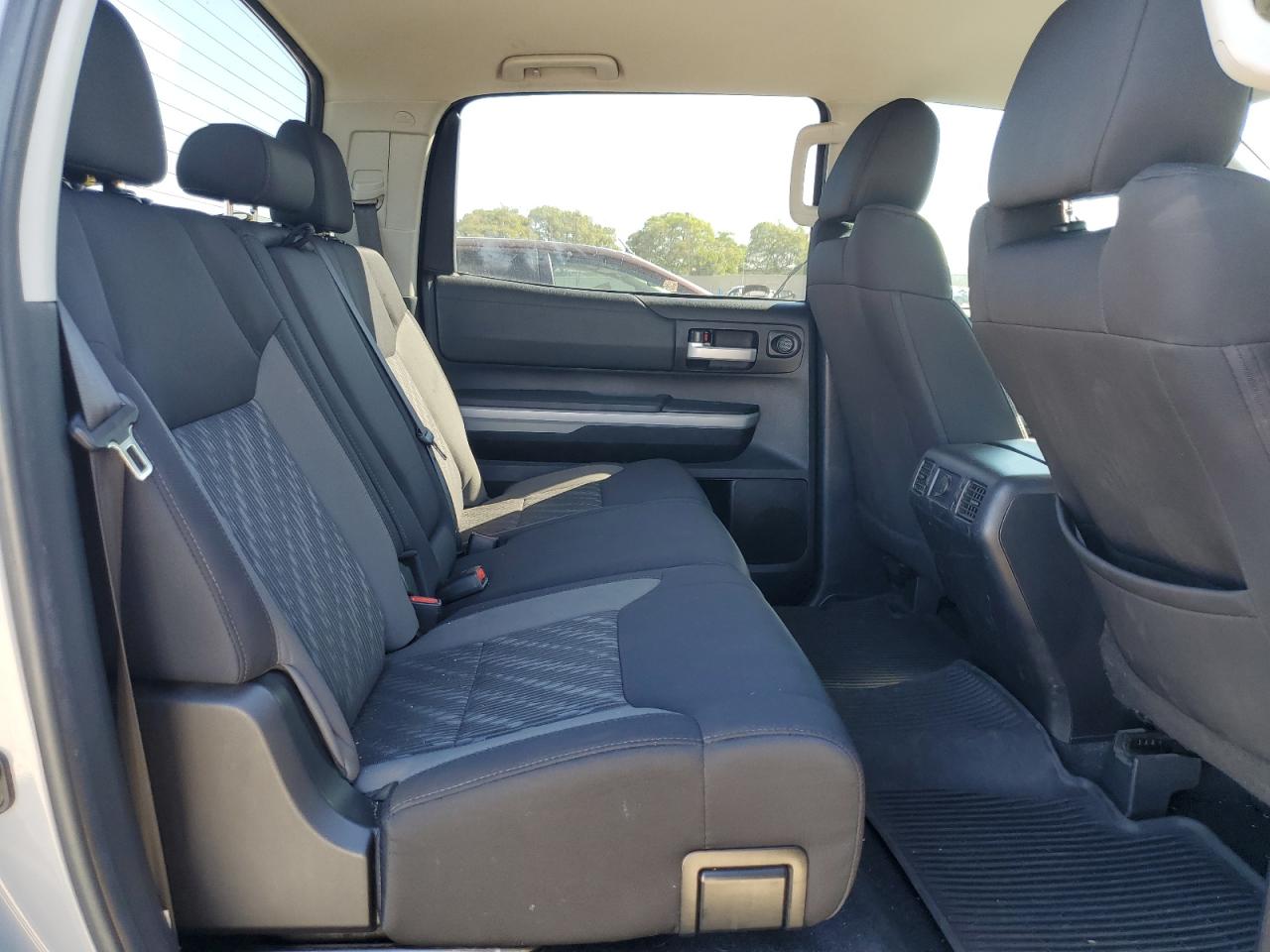 TOYOTA TUNDRA CREWMAX SR5