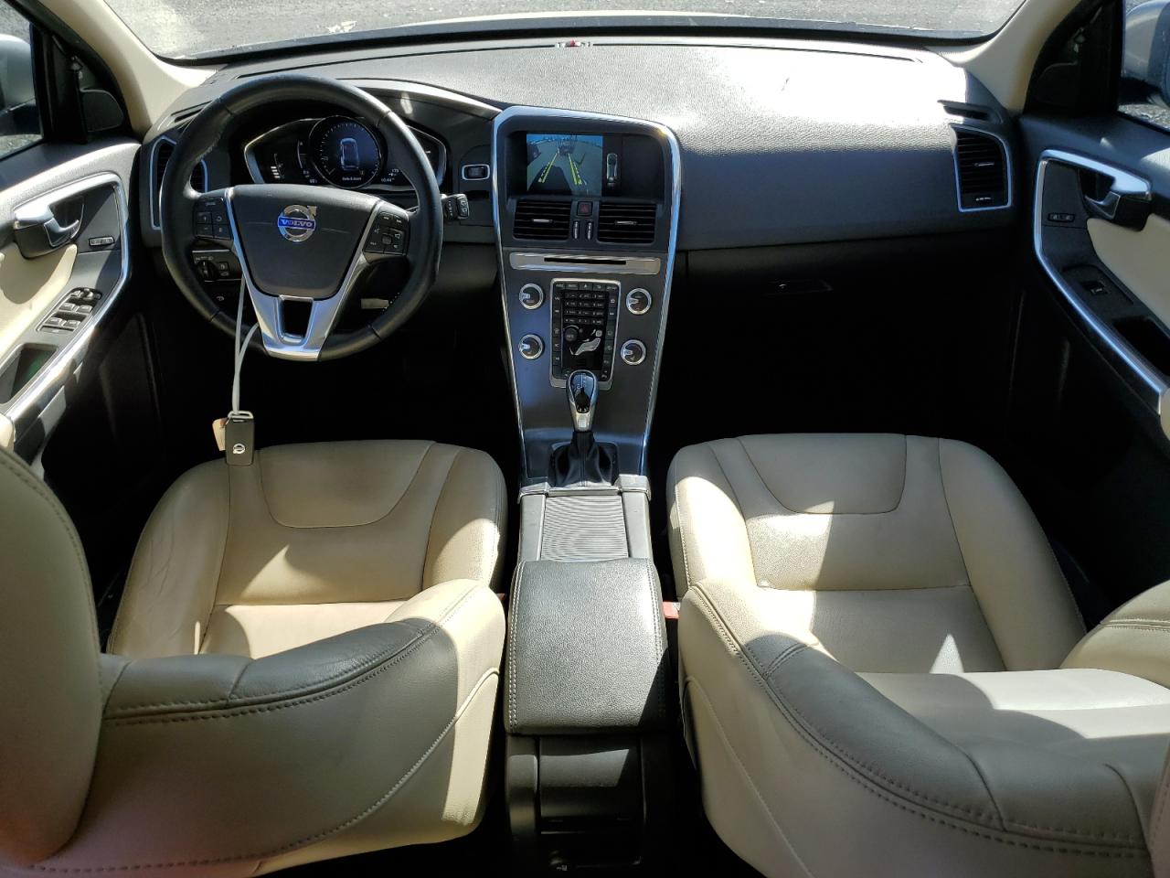 VOLVO XC60 T5 PREMIER