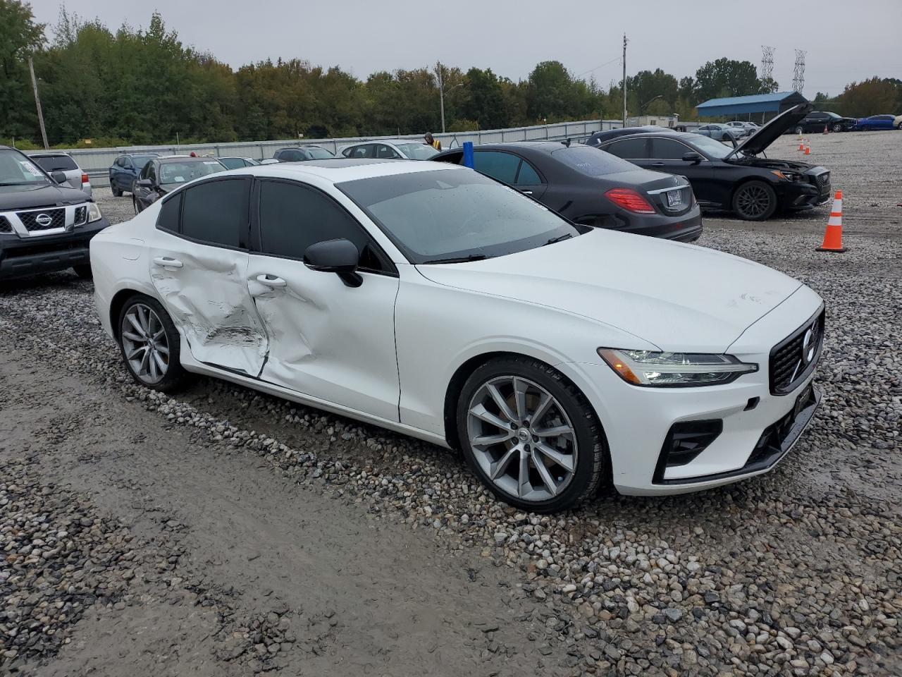 VOLVO S60 T5 MOMENTUM