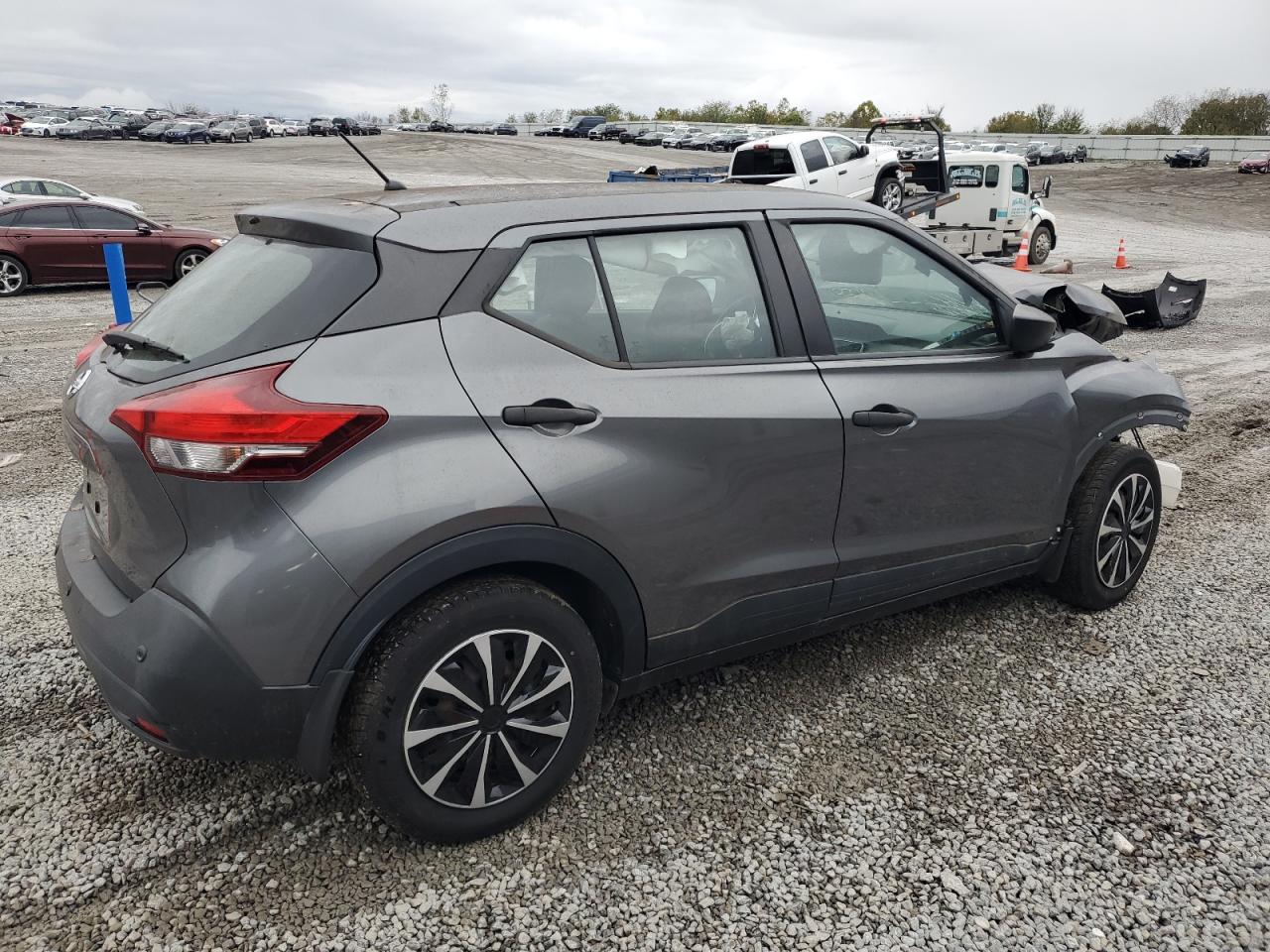 NISSAN KICKS S
