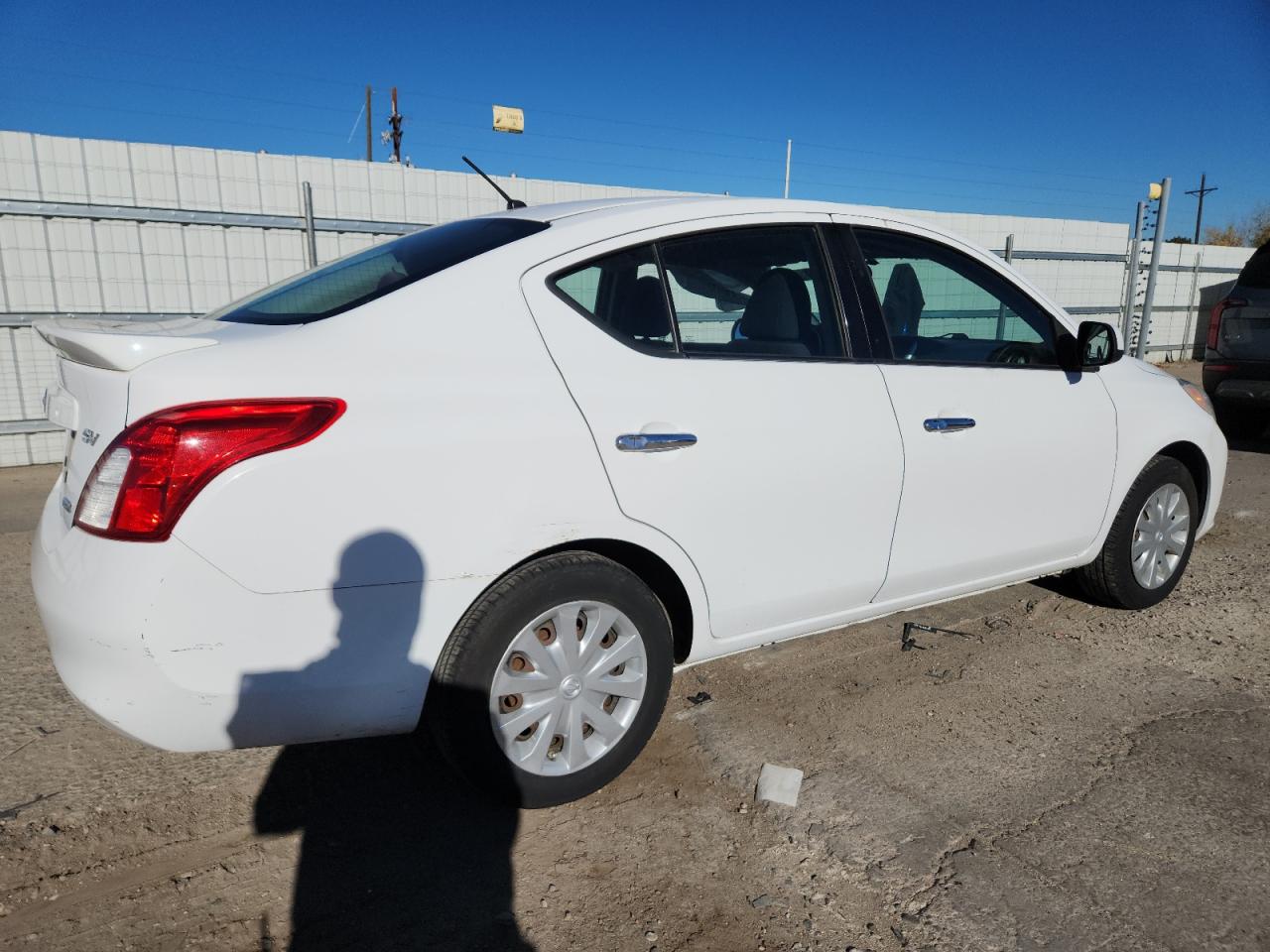 NISSAN VERSA S