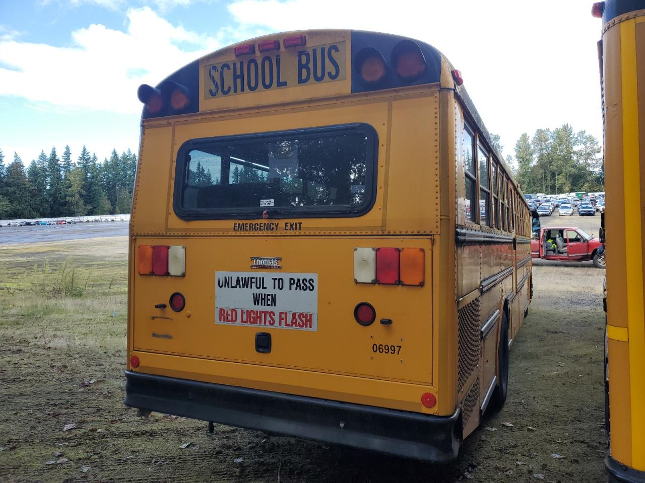 Lot #3256344375 2009 THOMAS SAF-T-LINER HDX