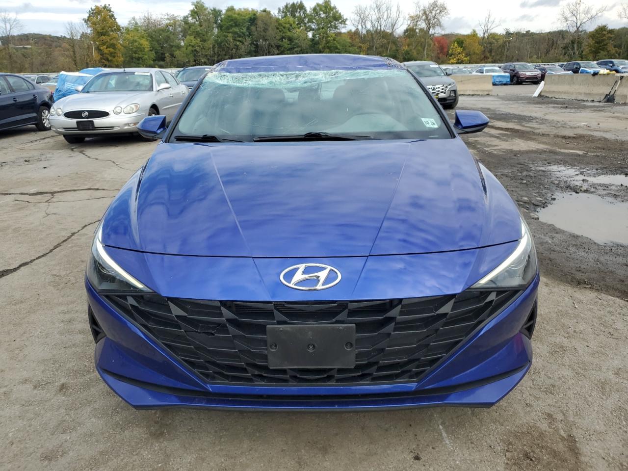 HYUNDAI ELANTRA BLUE