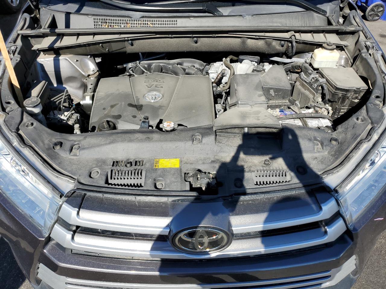 TOYOTA HIGHLANDER SE