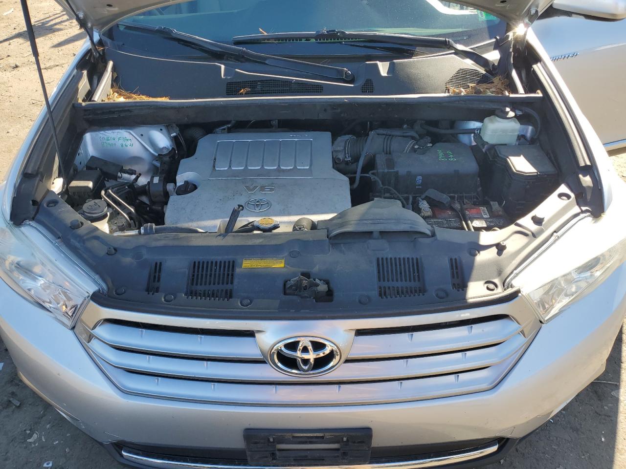 TOYOTA HIGHLANDER LIMITED