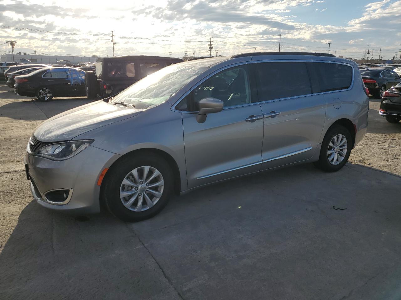 CHRYSLER PACIFICA TOURING L