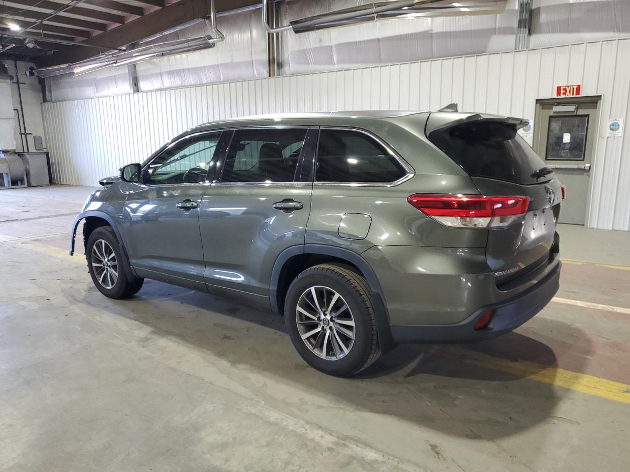 TOYOTA HIGHLANDER SE