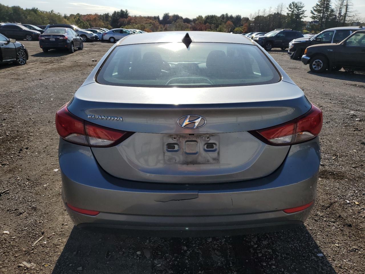 HYUNDAI ELANTRA SE