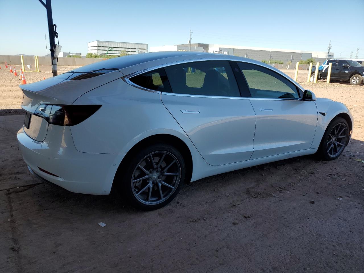 Lot #3316842693 2018 TESLA MODEL 3