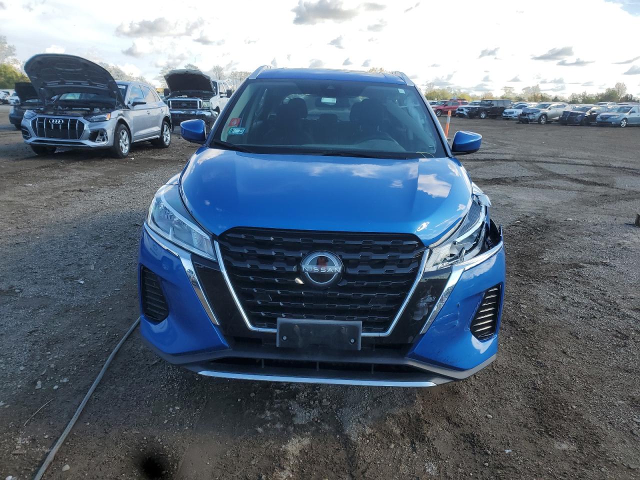 NISSAN KICKS SV