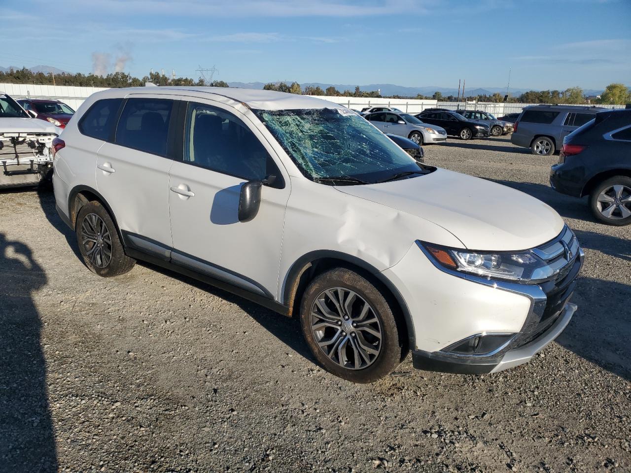 MITSUBISHI OUTLANDER SE