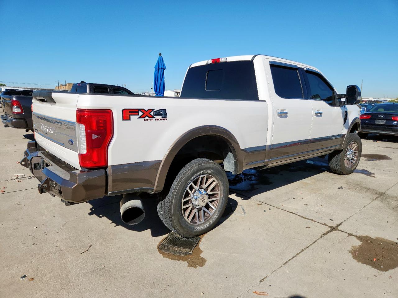 FORD F-250 SUPER DUTY