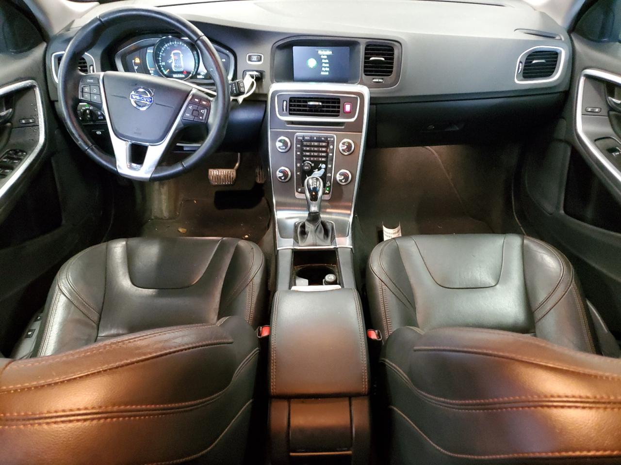 Lot #3263758140 2016 VOLVO V60 CROSS