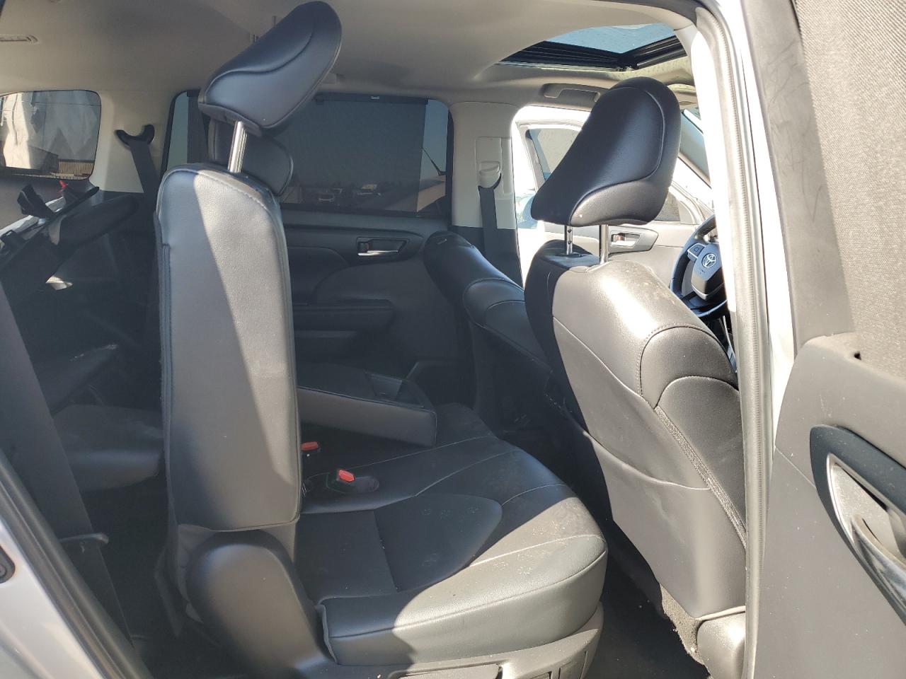 Lot #3304032494 2022 TOYOTA HIGHLANDER