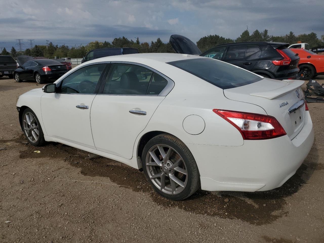 NISSAN MAXIMA S