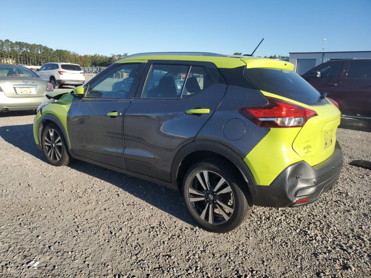 NISSAN KICKS SV
