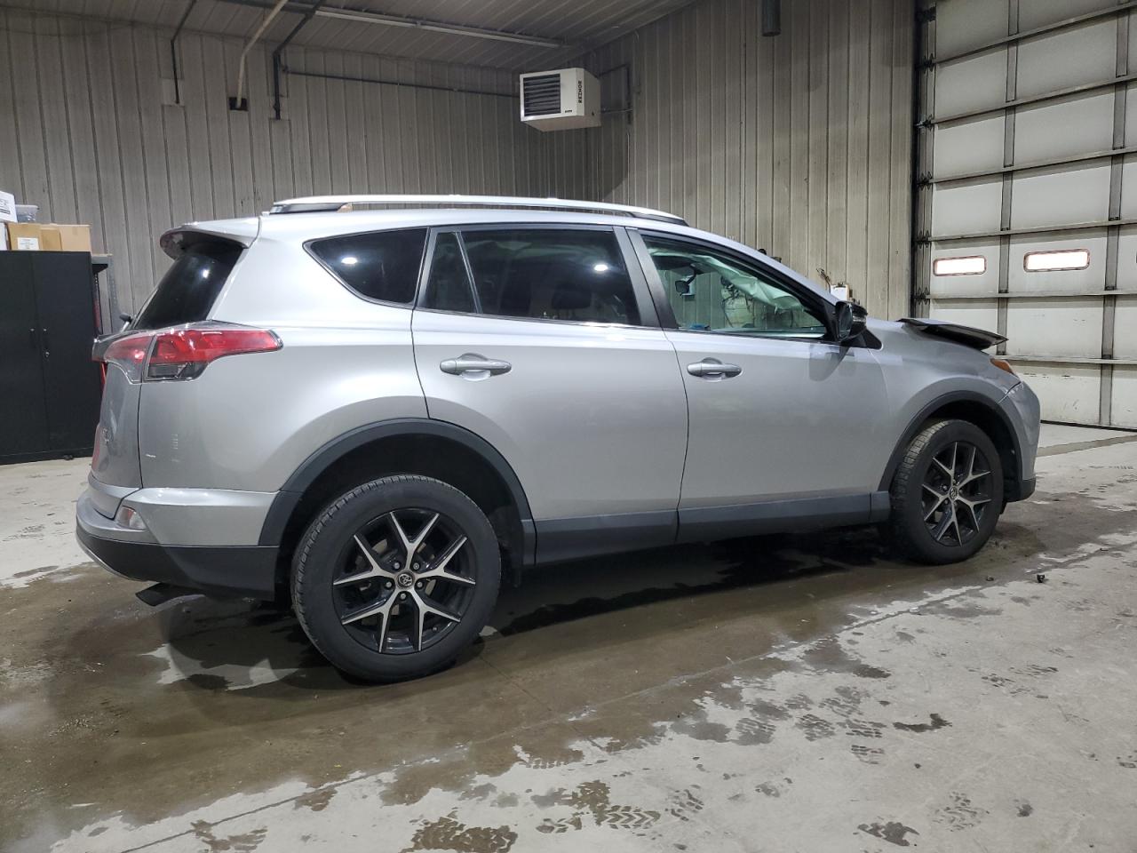 TOYOTA RAV4 SE