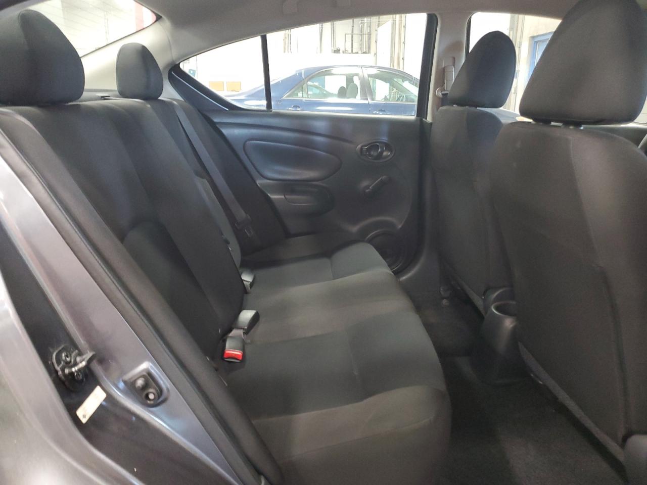 NISSAN VERSA S