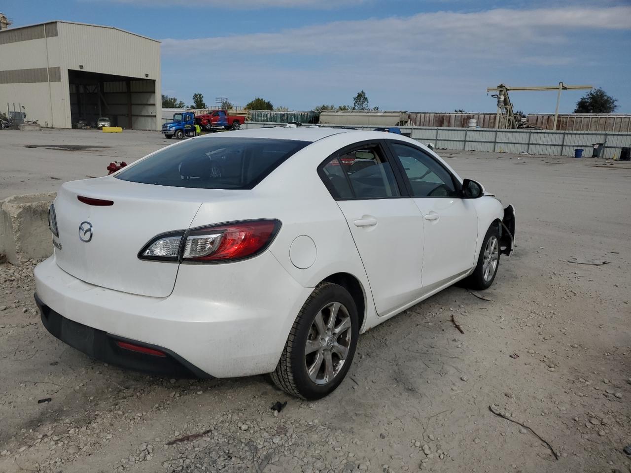 MAZDA 3 I