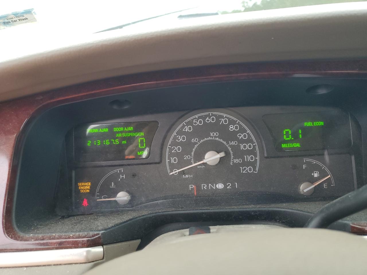 Lot #3290310224 2003 LINCOLN TOWN CAR S