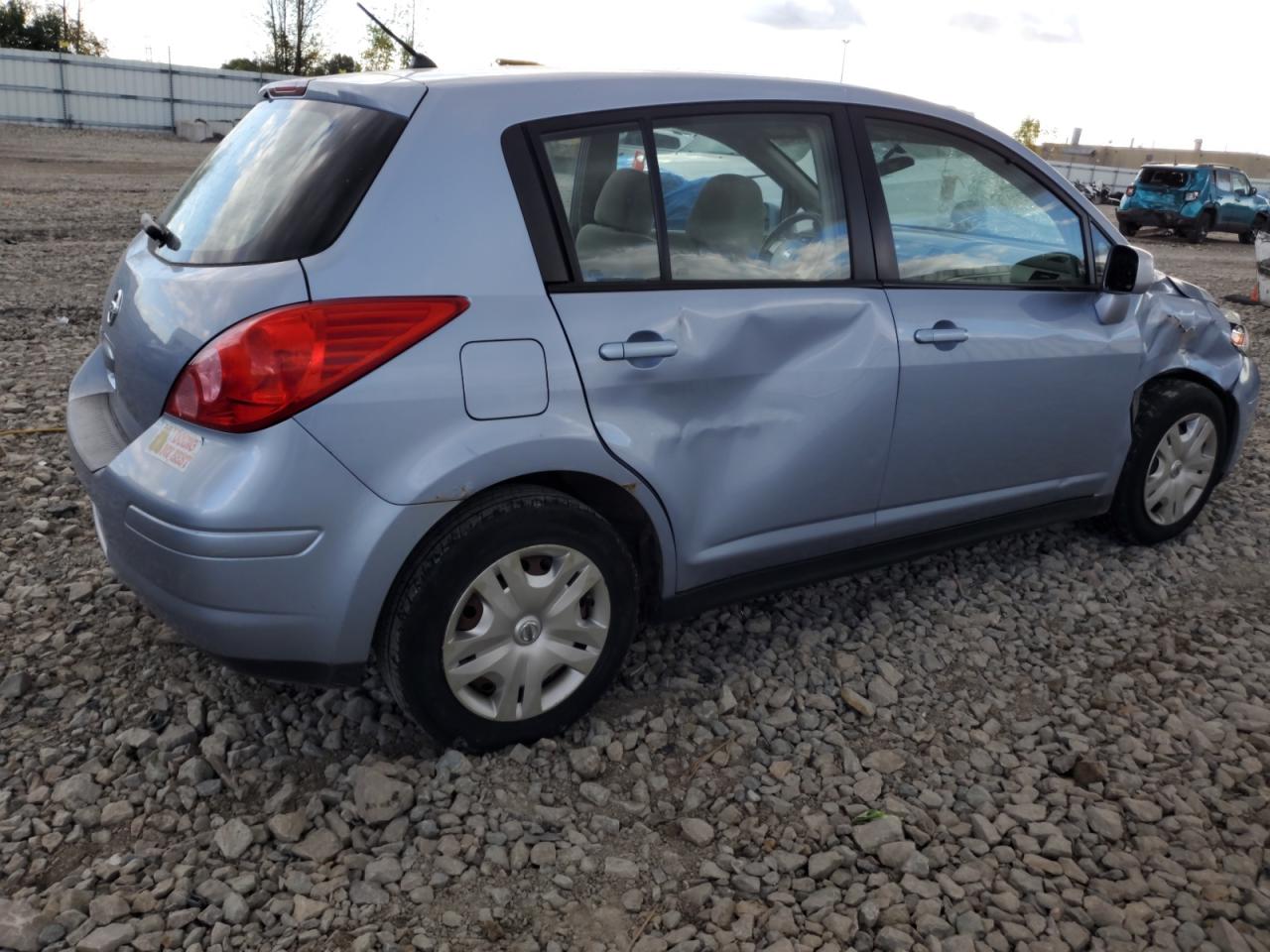 NISSAN VERSA S