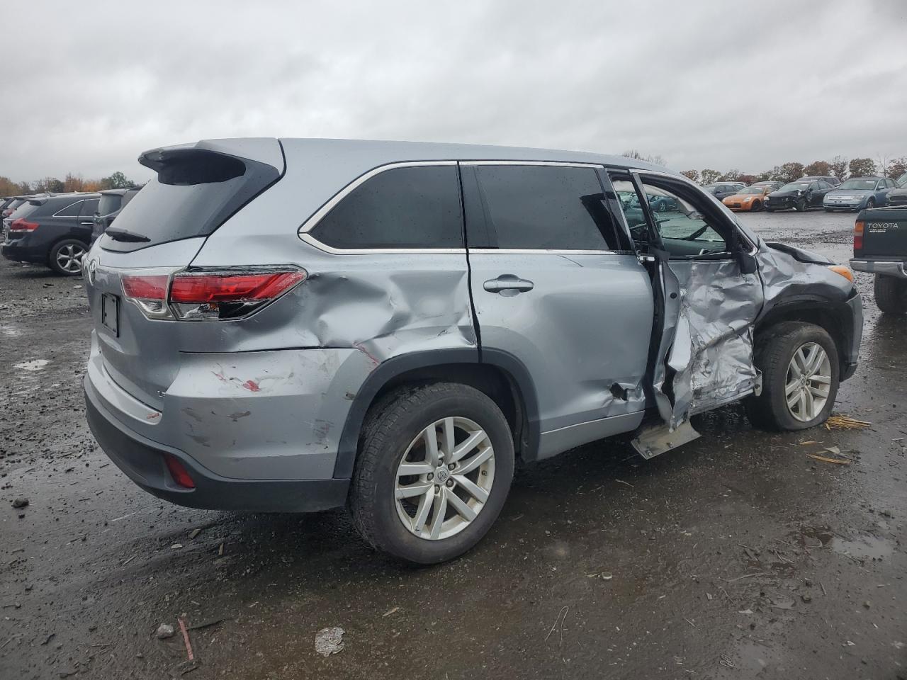 TOYOTA HIGHLANDER LE