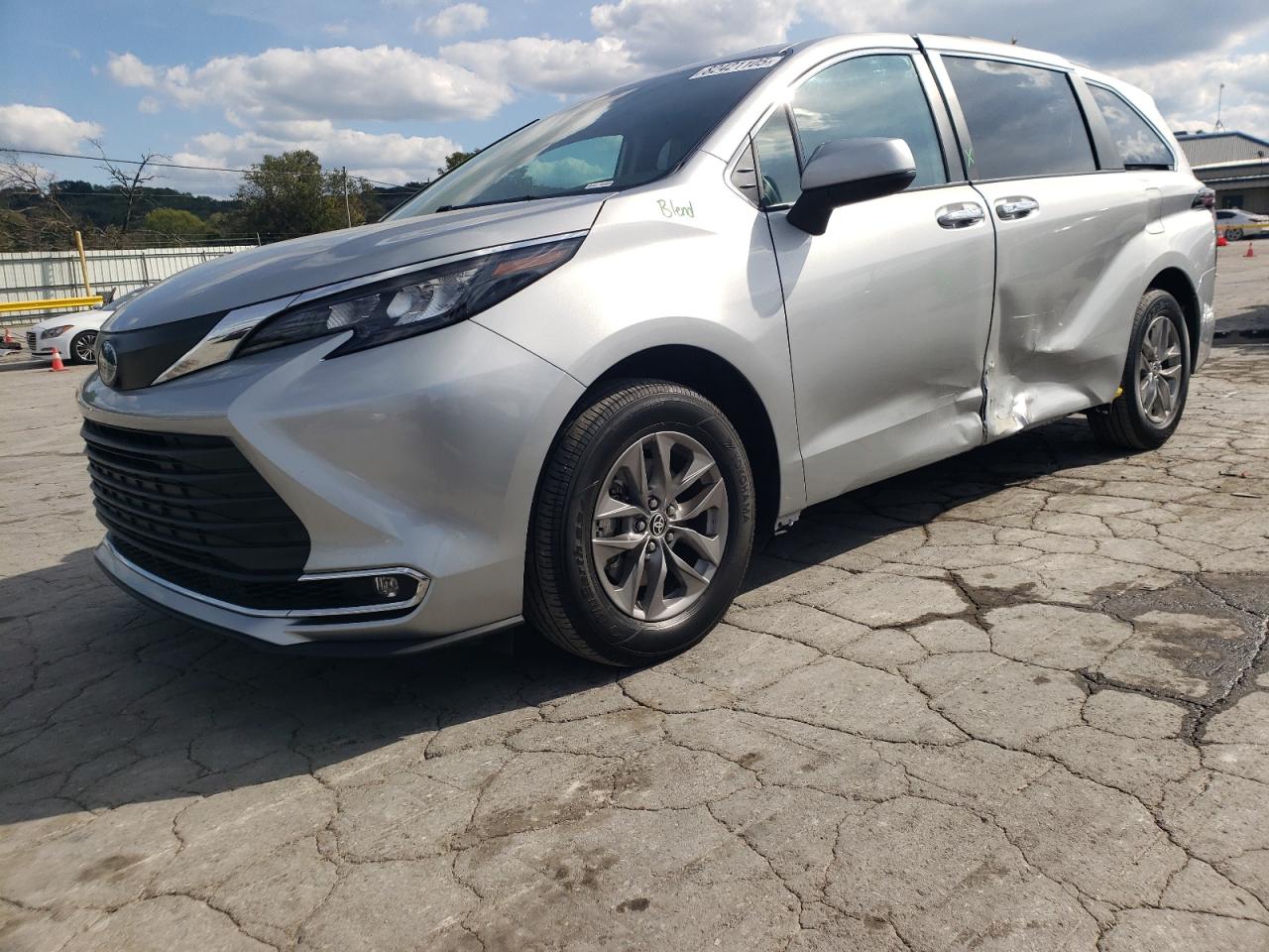 TOYOTA SIENNA XLE
