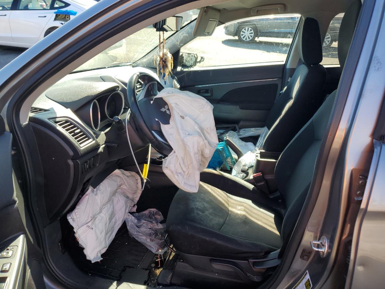 MITSUBISHI OUTLANDER ES