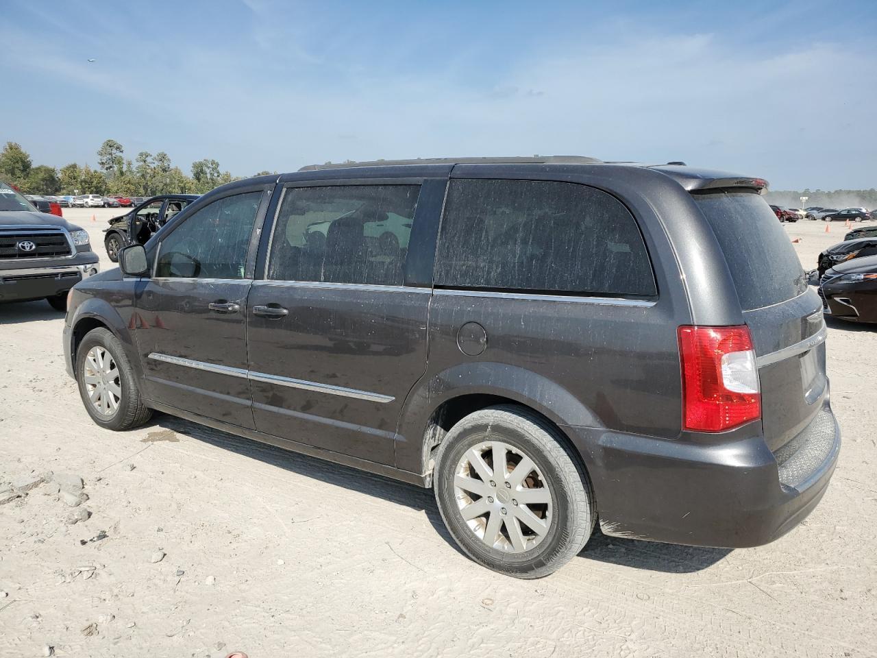 Lot #3317690067 2015 CHRYSLER TOWN & COU