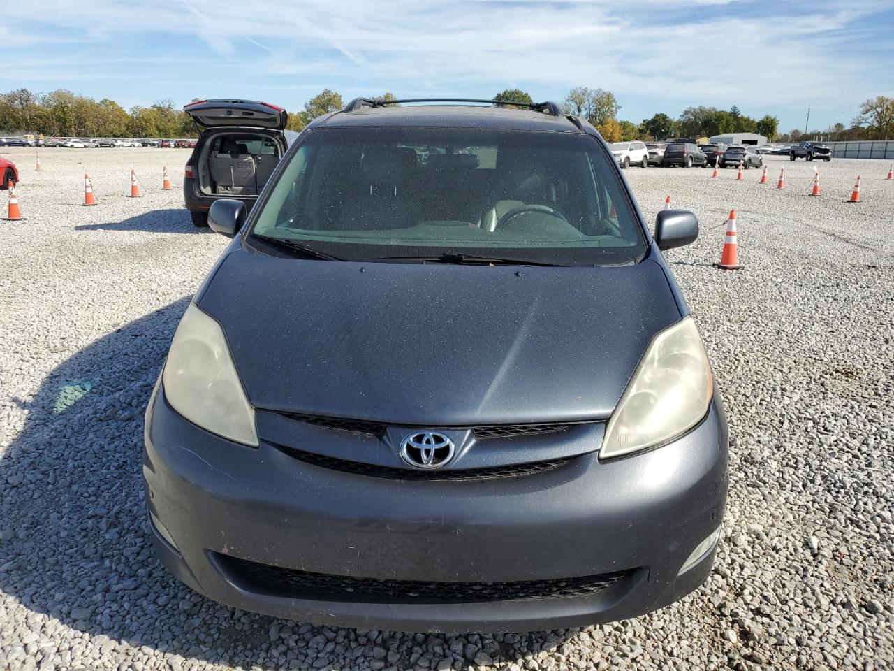 TOYOTA SIENNA XLE