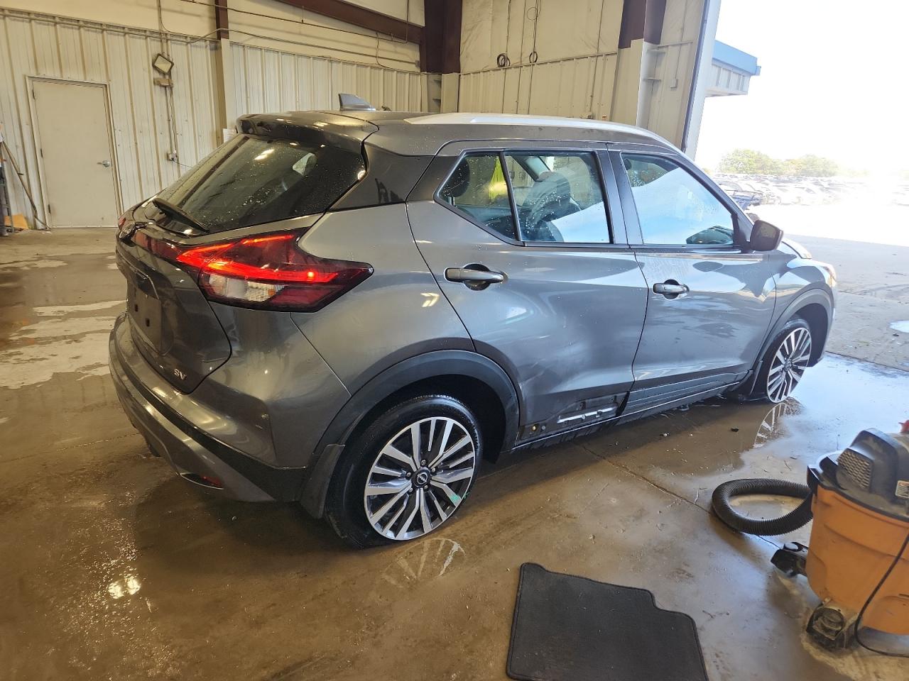 NISSAN KICKS SV