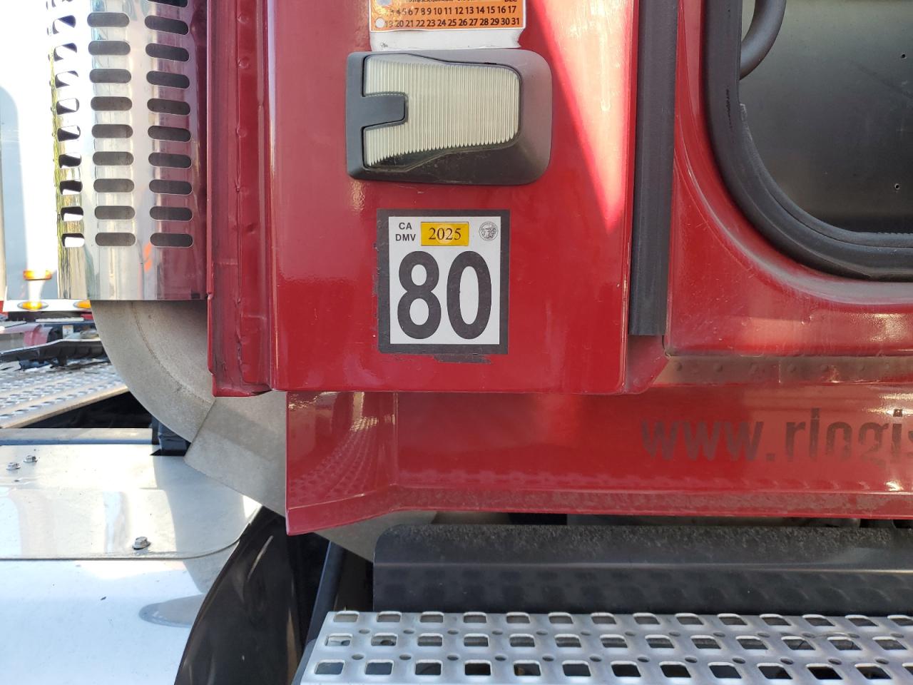 Lot #3316700542 2015 VOLVO VNM