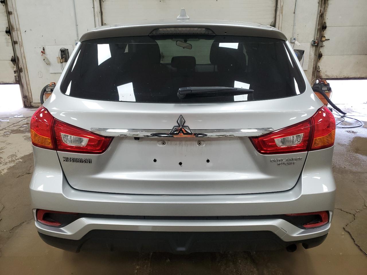 MITSUBISHI OUTLANDER ES