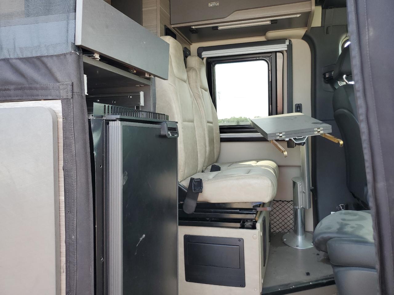 MERCEDES-BENZ SPRINTER 2500