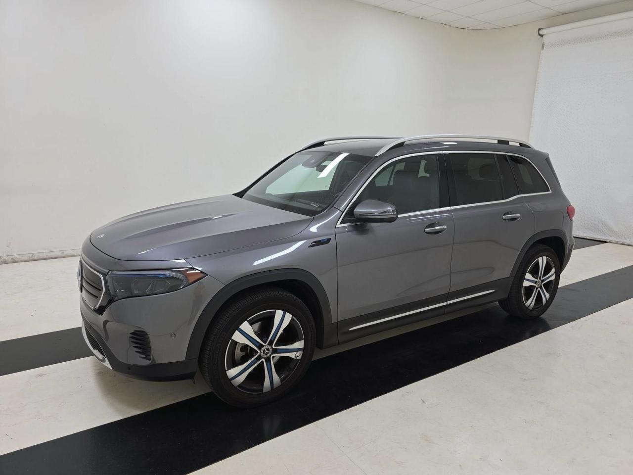 MERCEDES-BENZ EQB 300 4MATIC