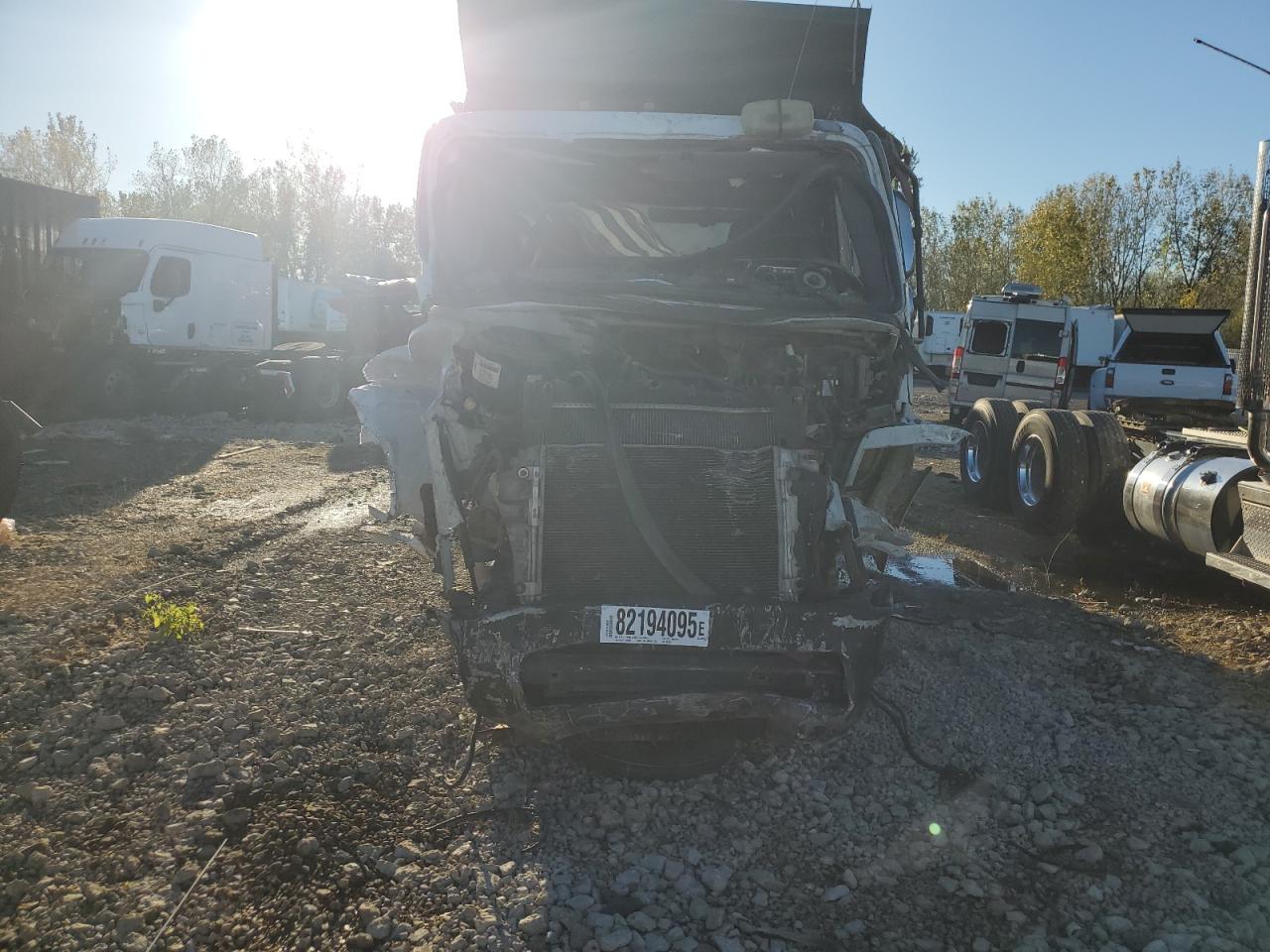 Lot #3284113545 2011 FREIGHTLINER M2 106 MED