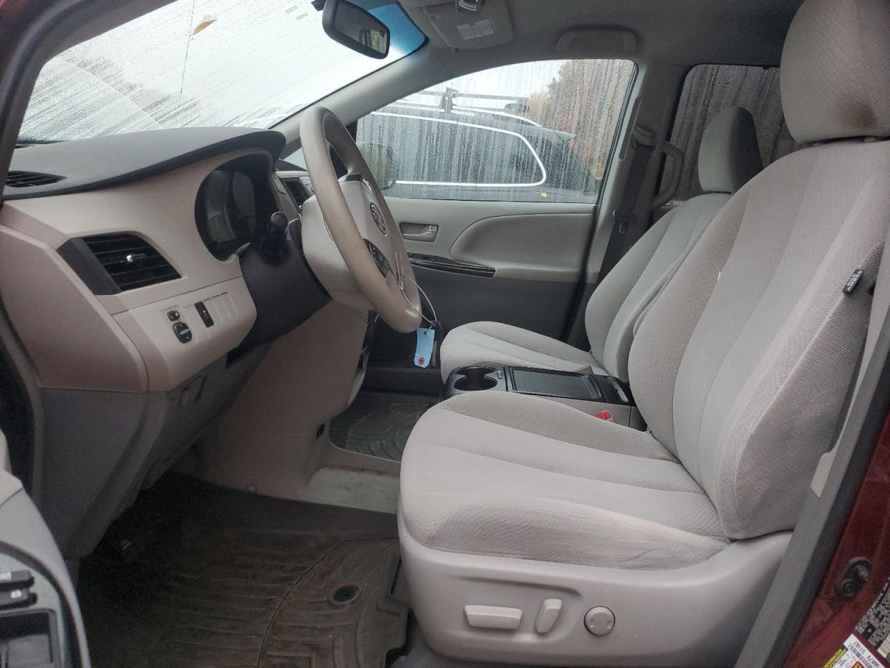 Lot #3280304999 2013 TOYOTA SIENNA LE