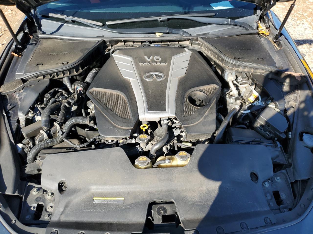 INFINITI Q60 RED SPORT 400