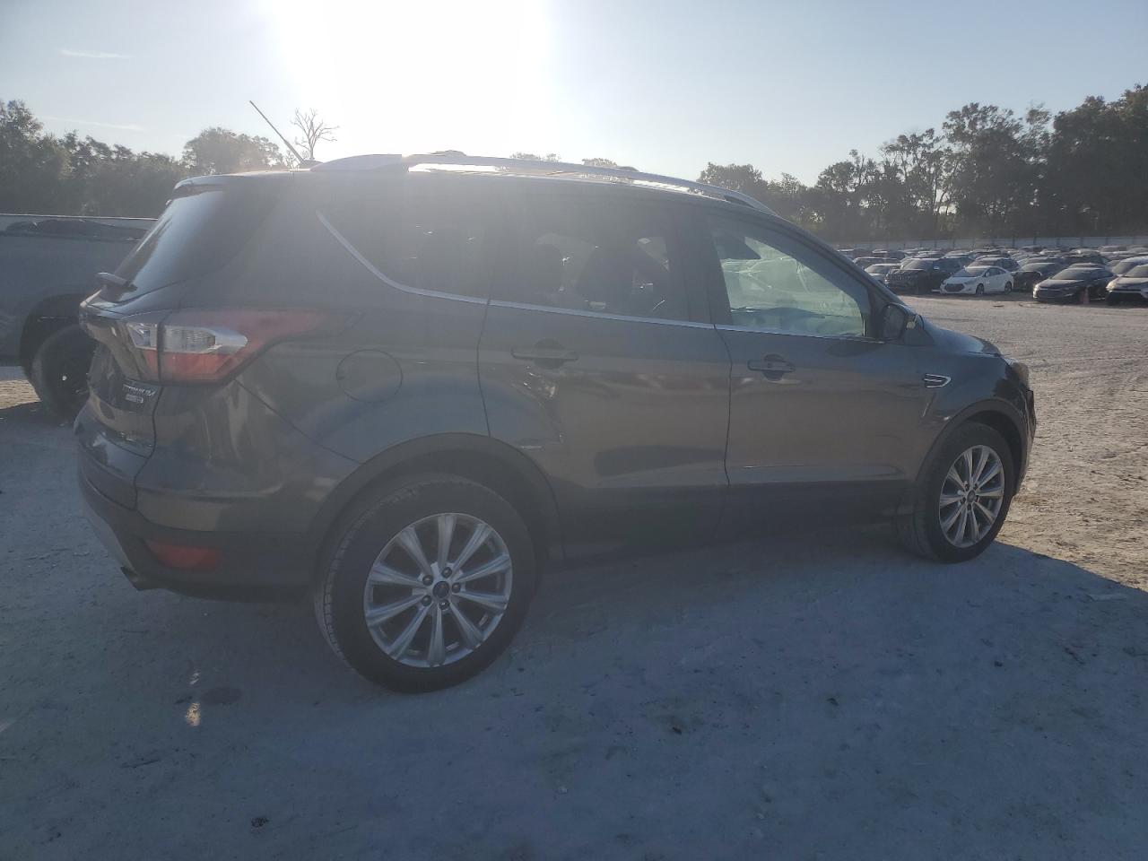 FORD ESCAPE TITANIUM