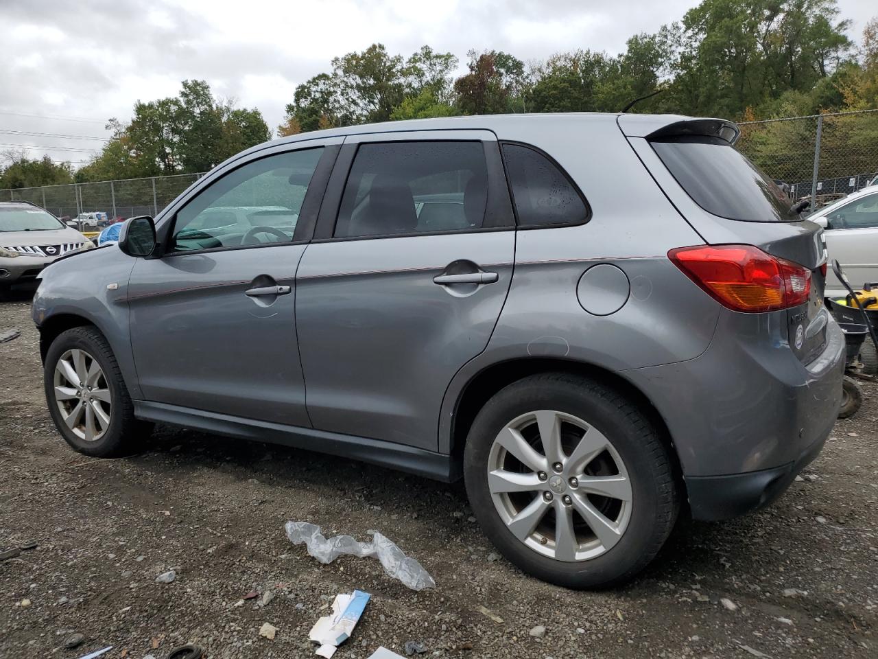 MITSUBISHI OUTLANDER ES