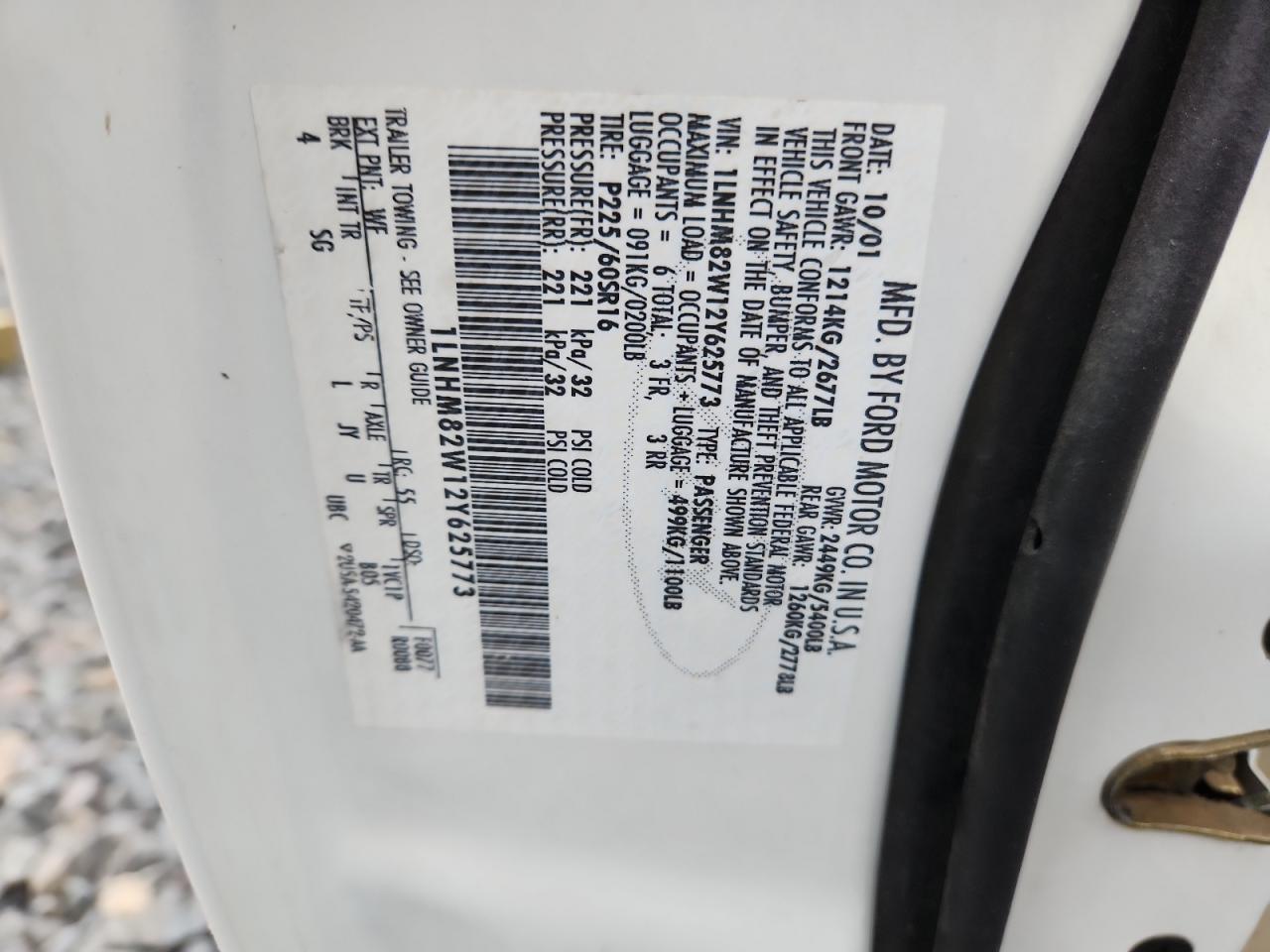 Lot #3284924947 2002 LINCOLN TOWN CAR S